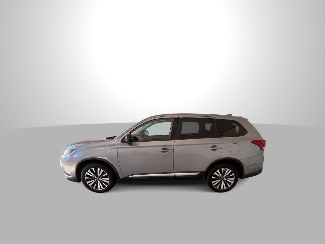 Thumbnail: 2020 Mitsubishi Outlander - 4