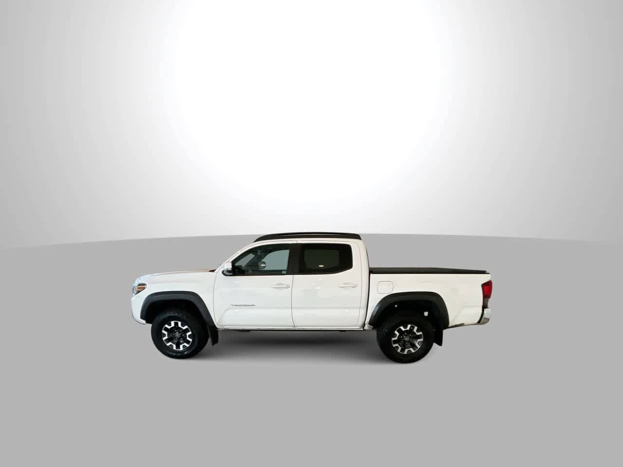 Thumbnail: 2018 Toyota Tacoma - 5