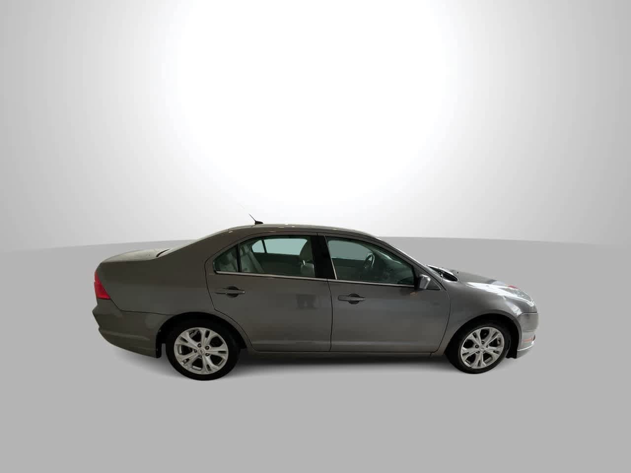 Thumbnail: 2010 Ford Fusion - 10