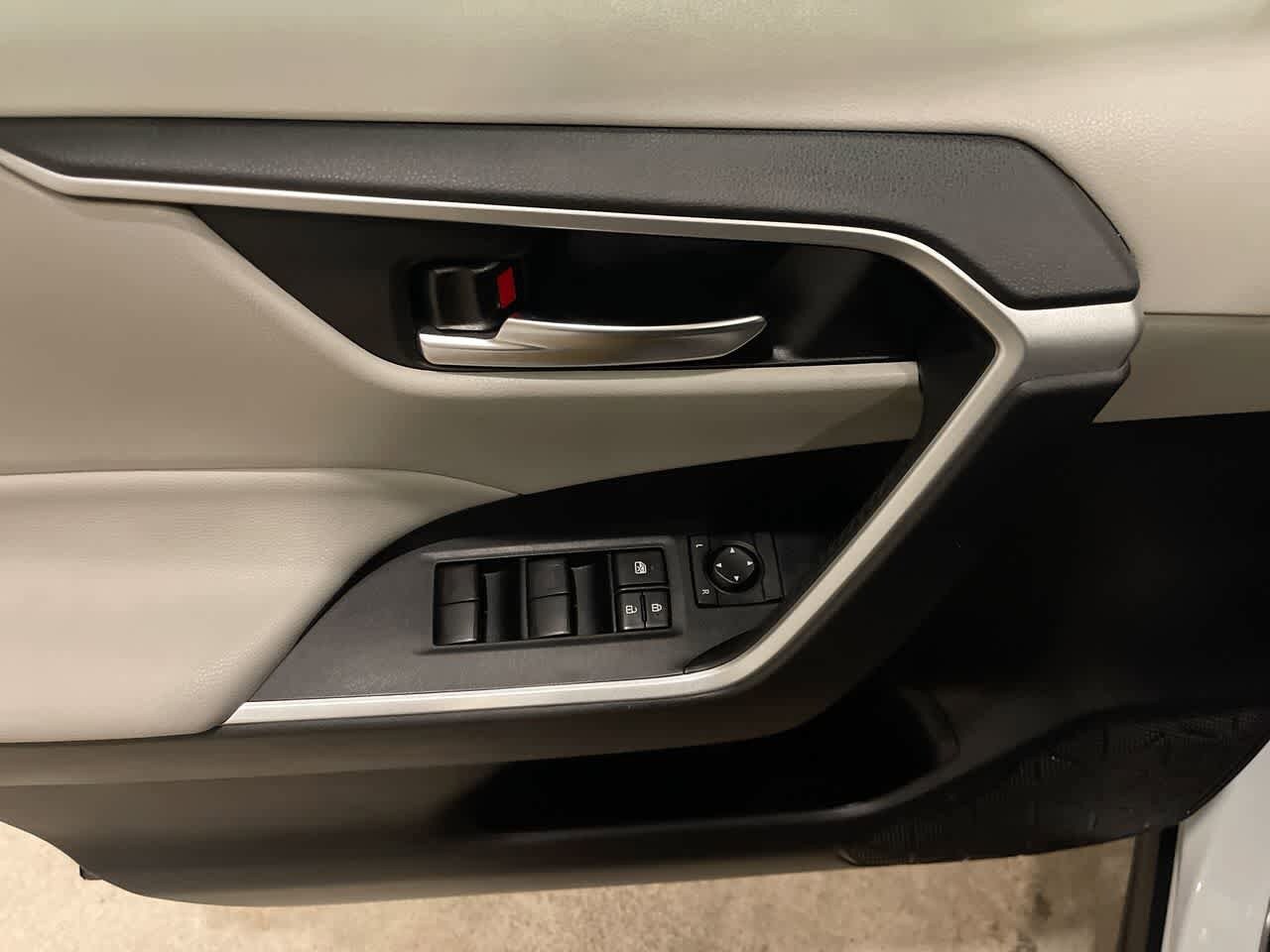 Thumbnail: 2021 Toyota RAV4 - 13