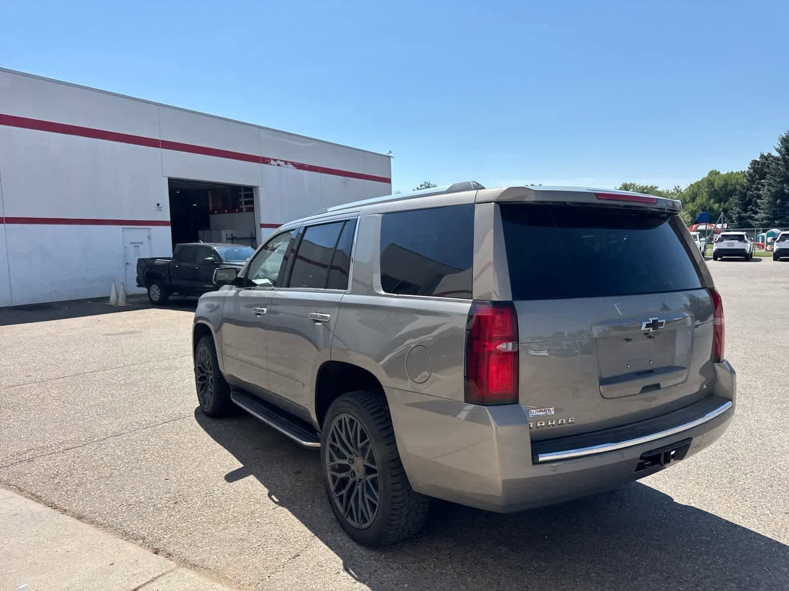 Thumbnail: 2018 Chevrolet Tahoe - 12