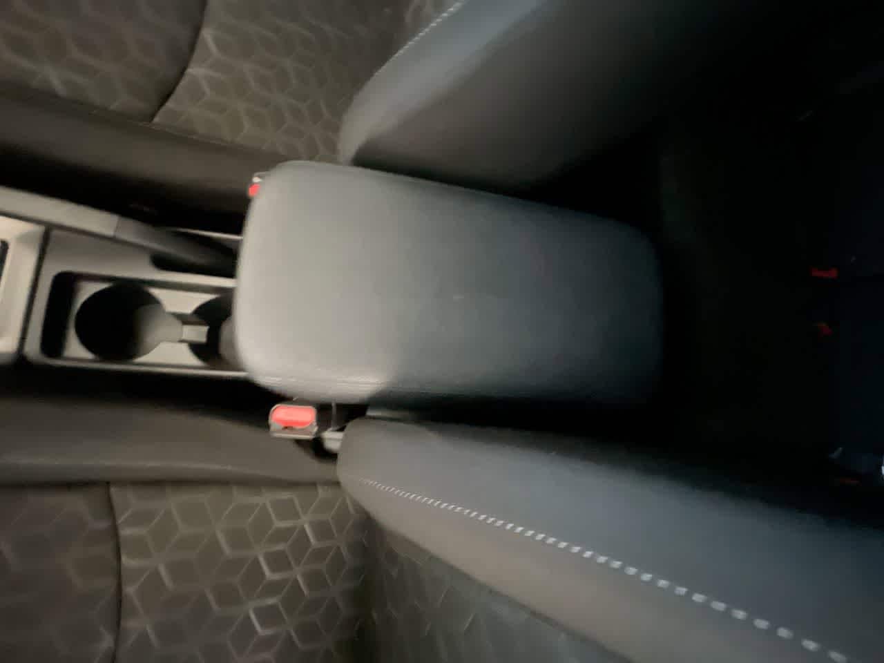 Thumbnail: 2024 Mitsubishi Outlander Sport - 20