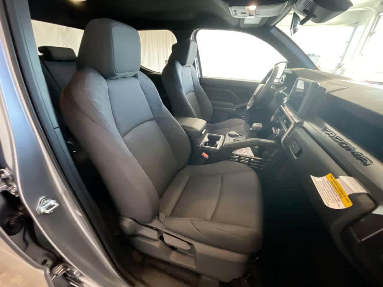 2026 Toyota Tacoma SR5 - Photo 24