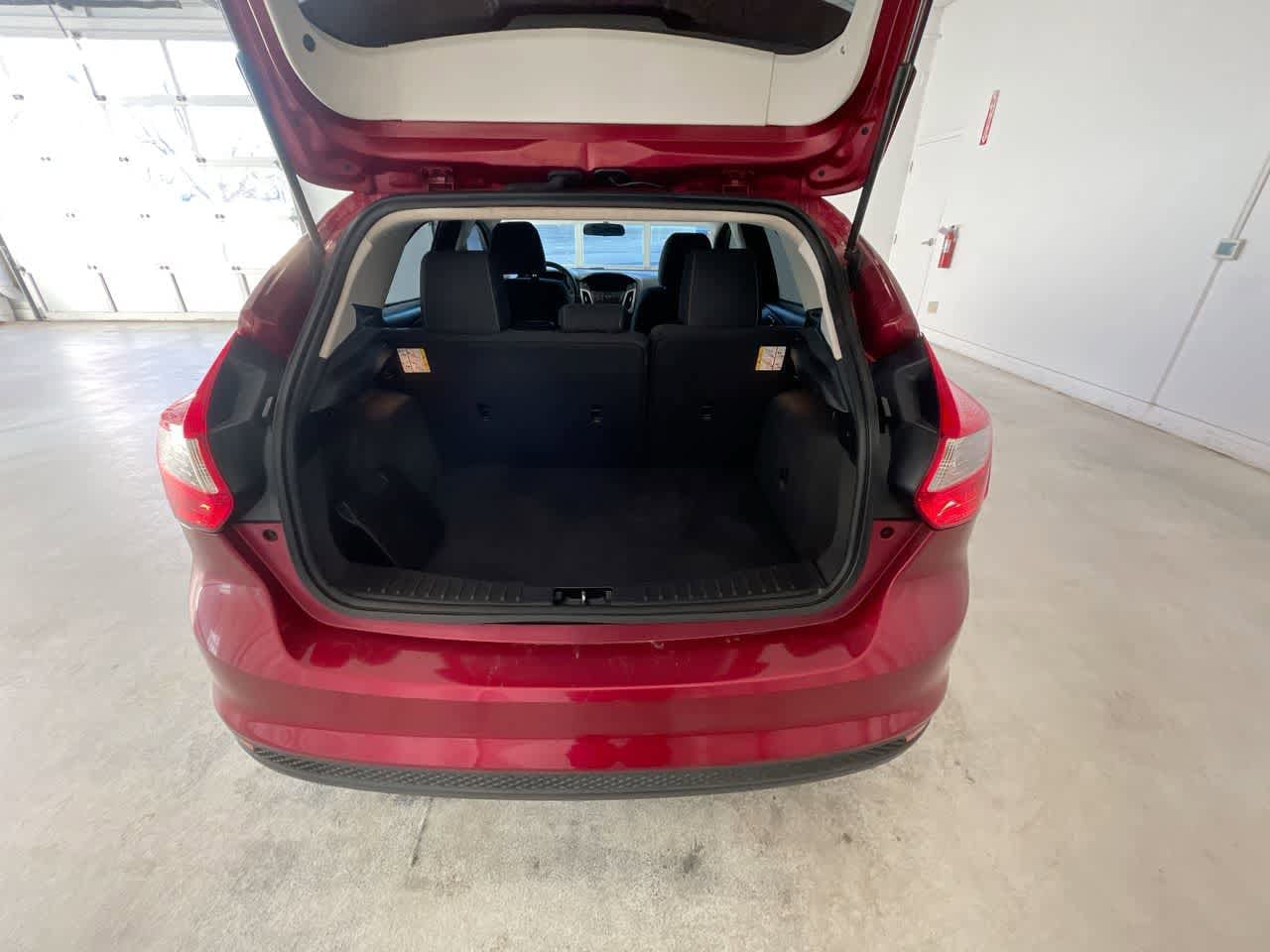 Thumbnail: 2014 Ford Focus - 21