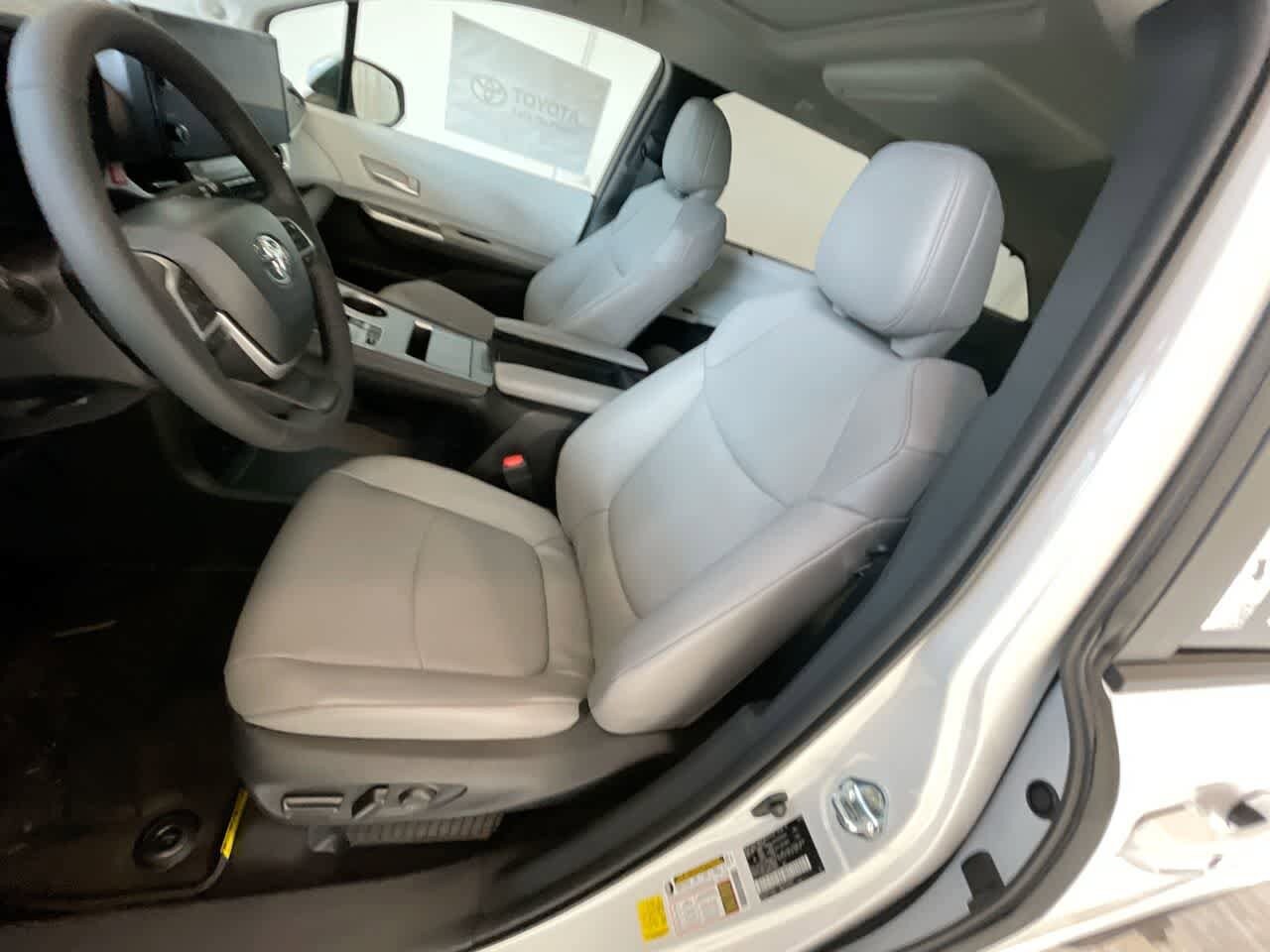 Thumbnail: 2026 Toyota Sienna - 11