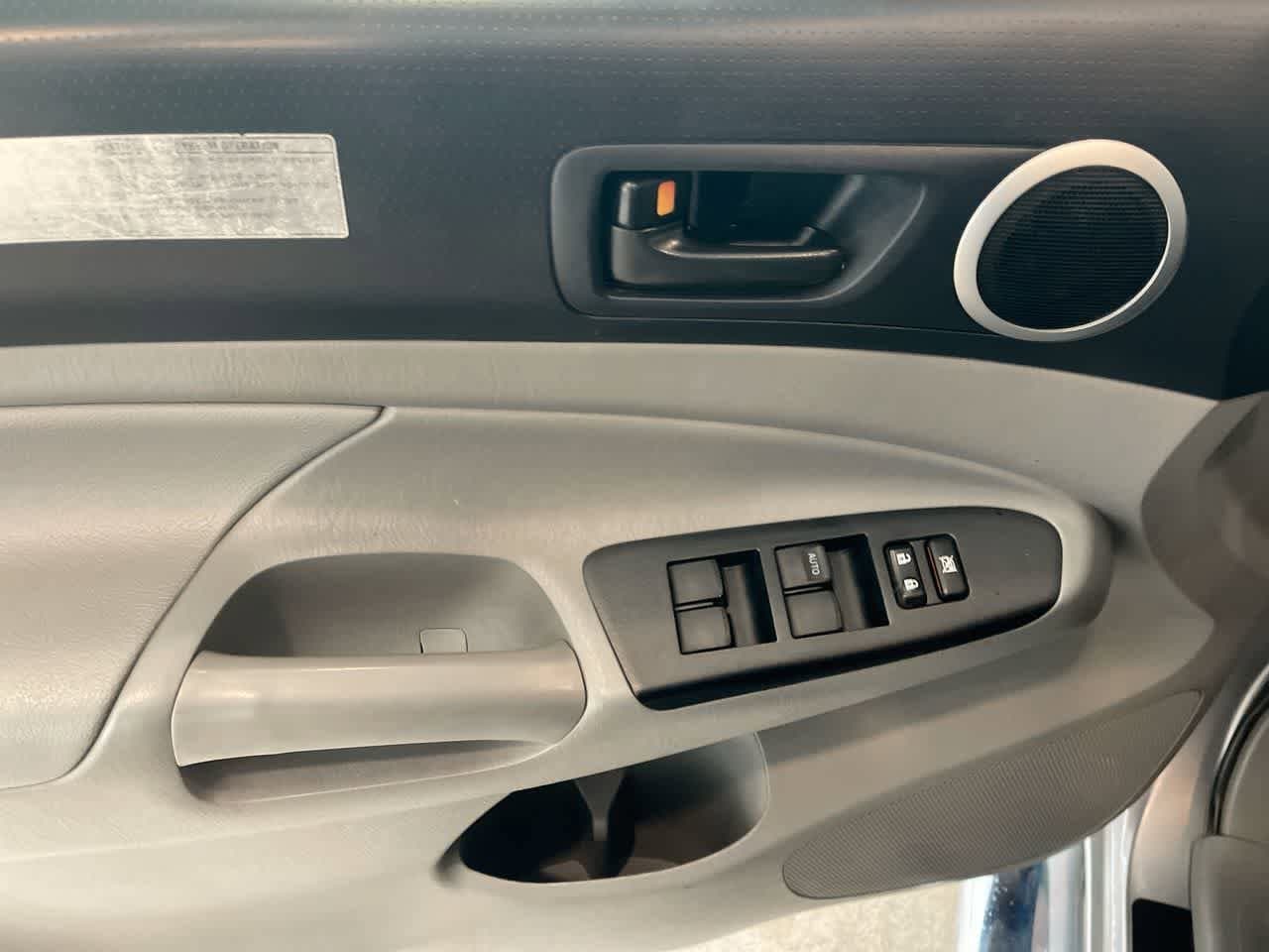 Thumbnail: 2014 Toyota Tacoma - 13