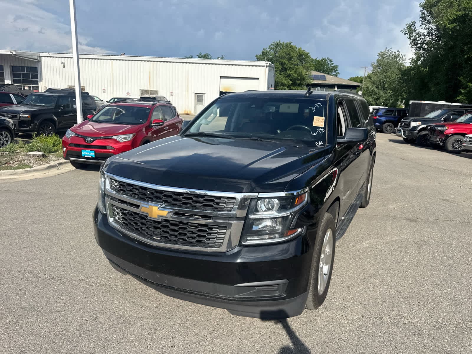 Thumbnail: 2018 Chevrolet Suburban - 3