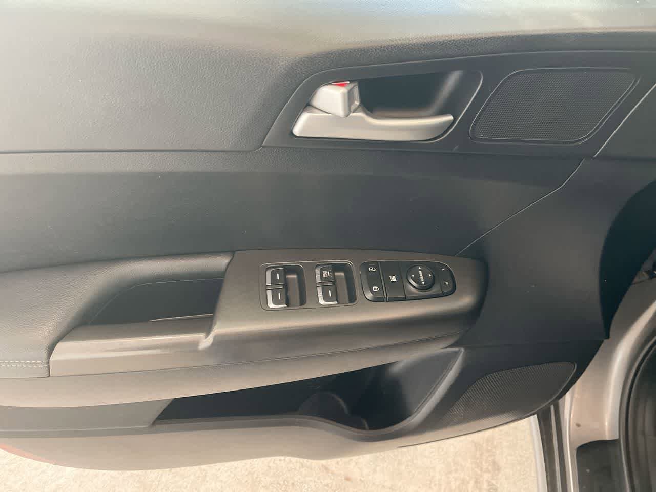 Thumbnail: 2019 Kia Sportage - 13