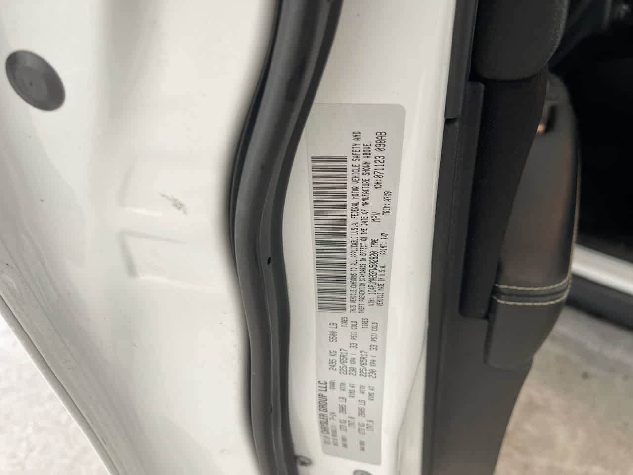 Thumbnail: 2015 Jeep Cherokee - 27