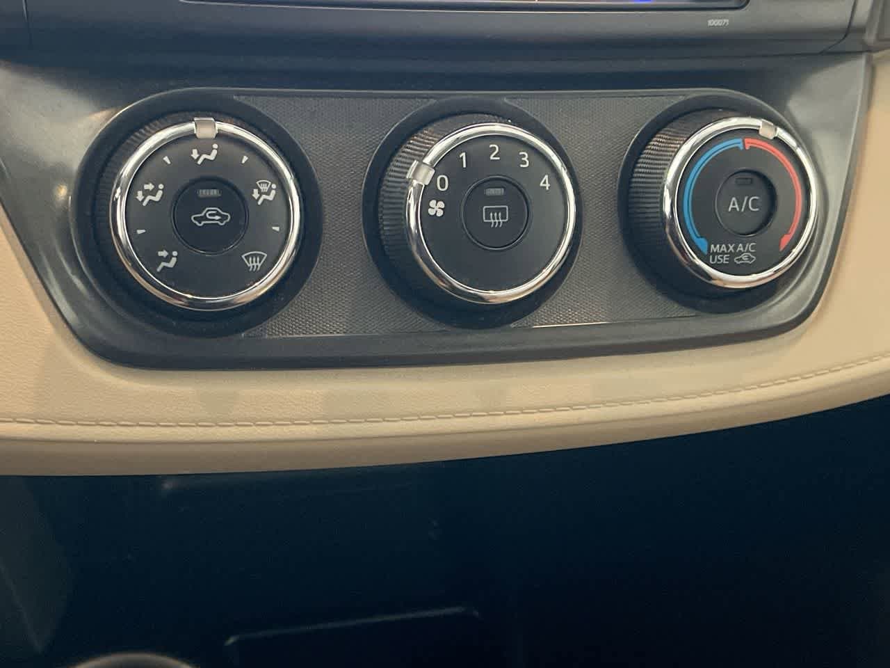 Thumbnail: 2013 Toyota RAV4 - 18