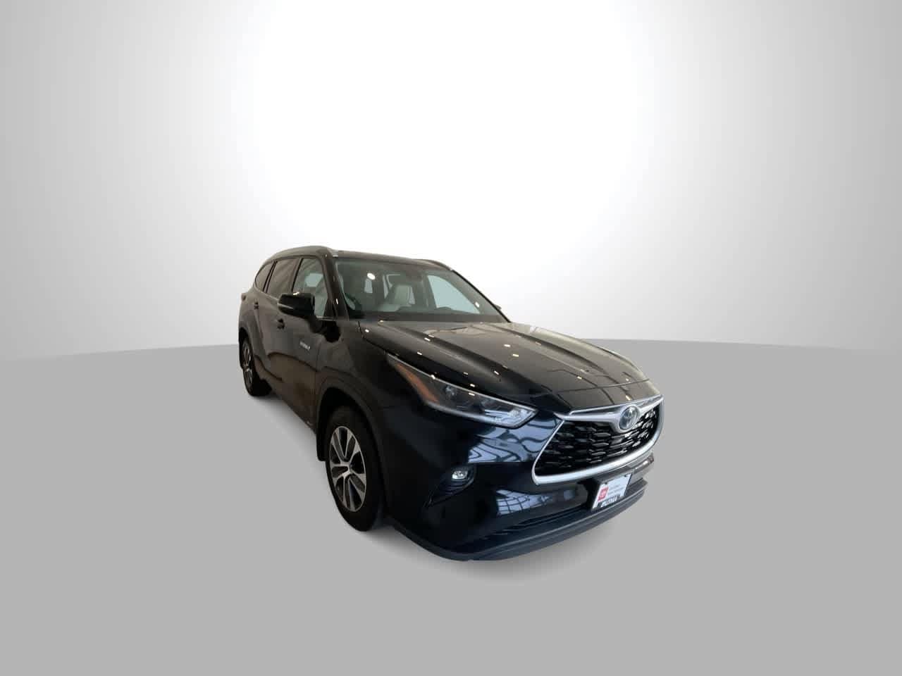 Thumbnail: 2021 Toyota Highlander - 2