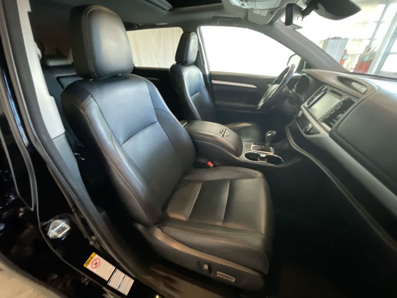 Thumbnail: 2018 Toyota Highlander - 26