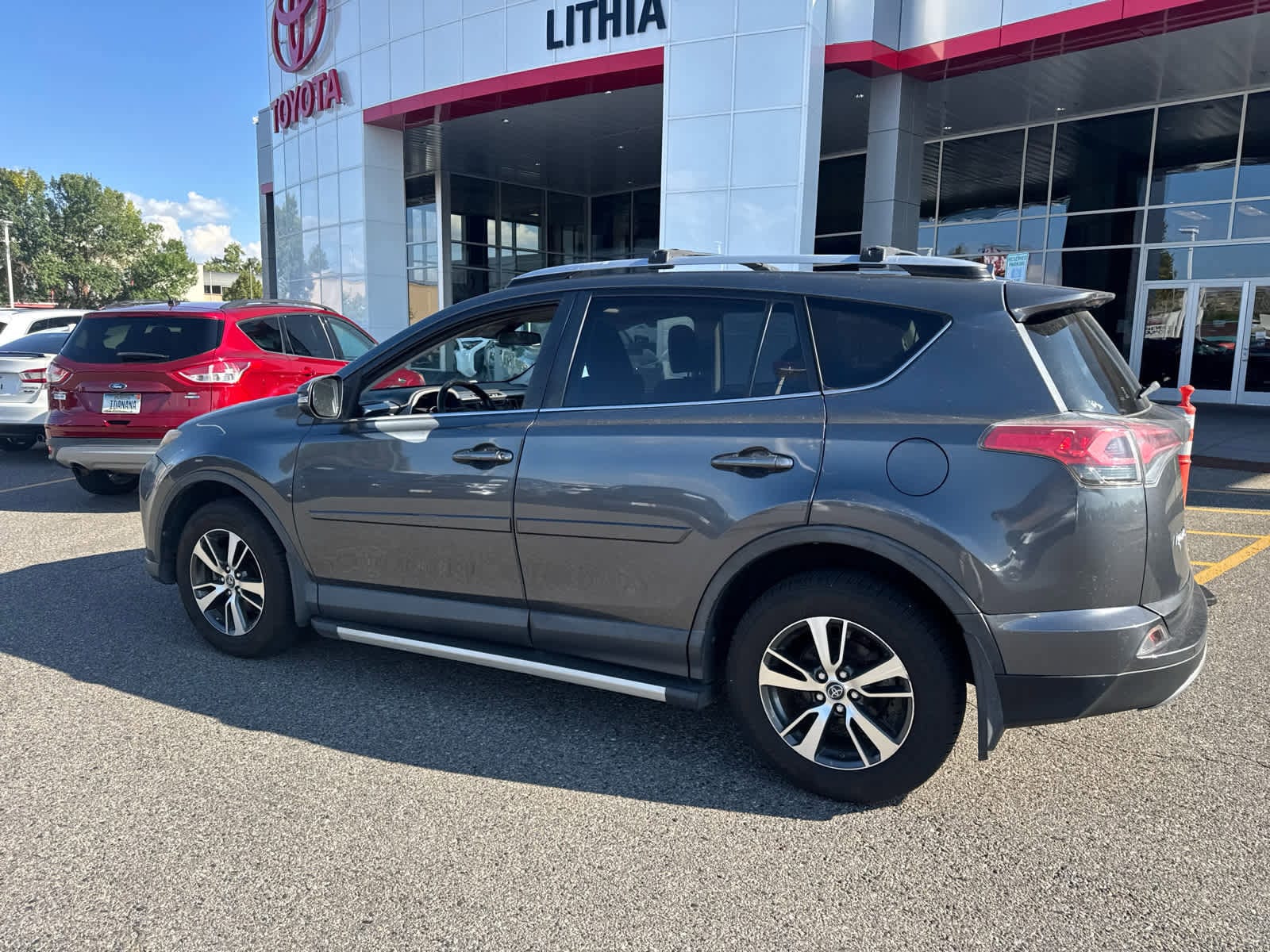 Thumbnail: 2018 Toyota RAV4 - 28