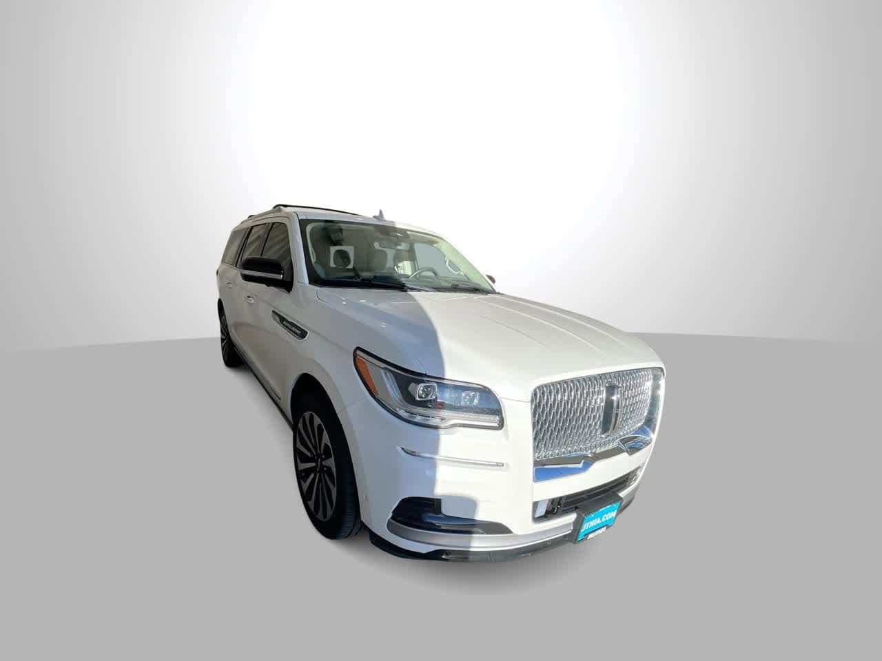 Thumbnail: 2022 Lincoln Navigator L - 2