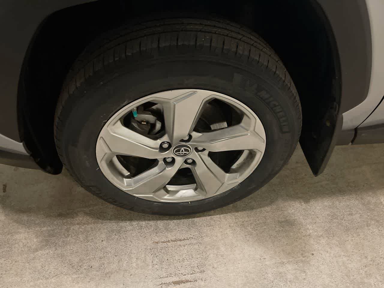 Thumbnail: 2019 Toyota RAV4 - 10