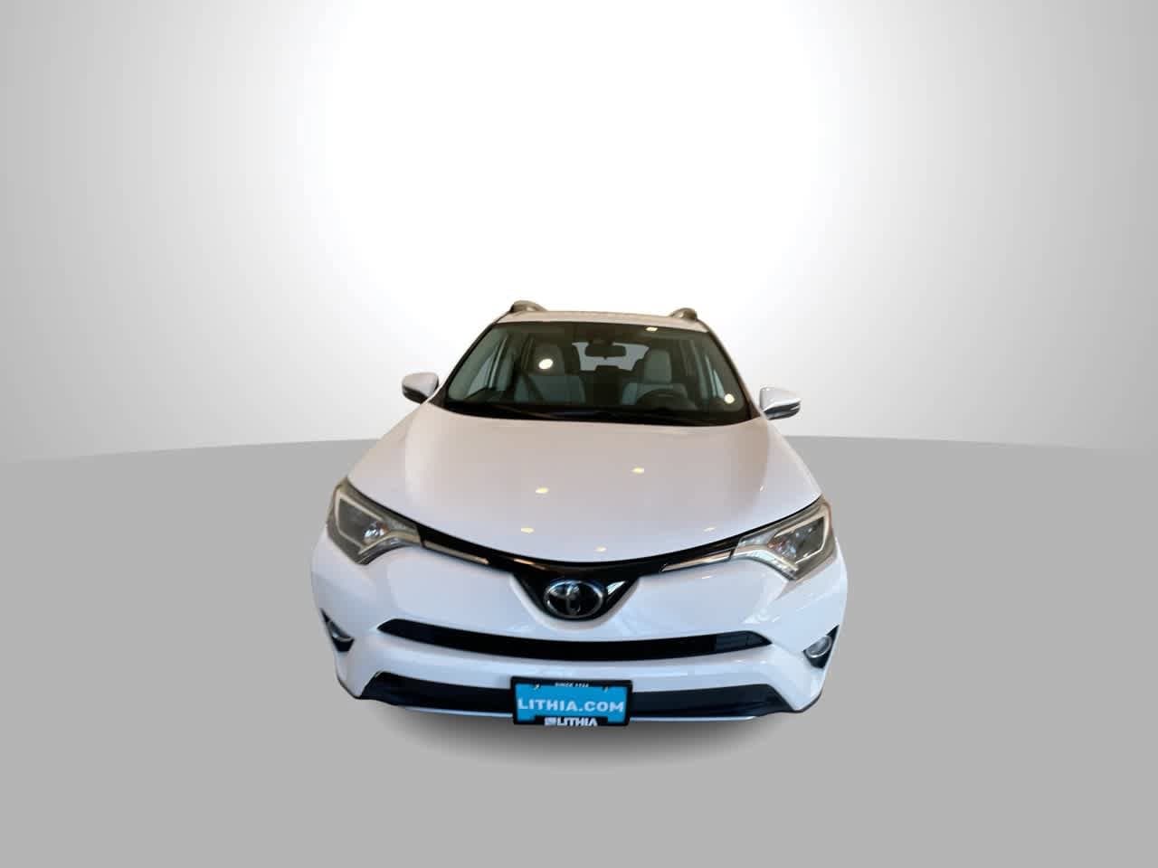 Thumbnail: 2018 Toyota RAV4 - 3