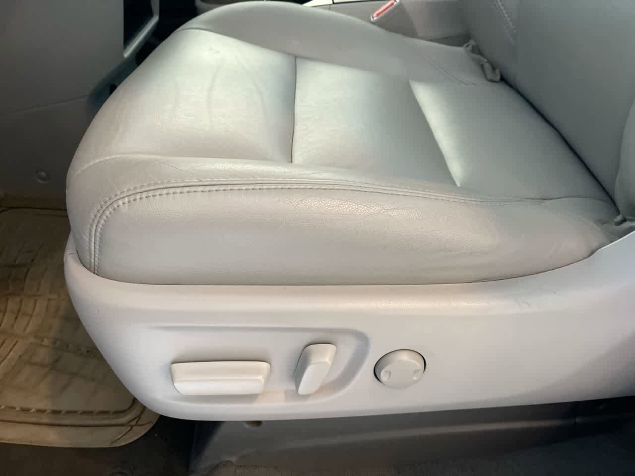 Thumbnail: 2019 Toyota Sienna - 12