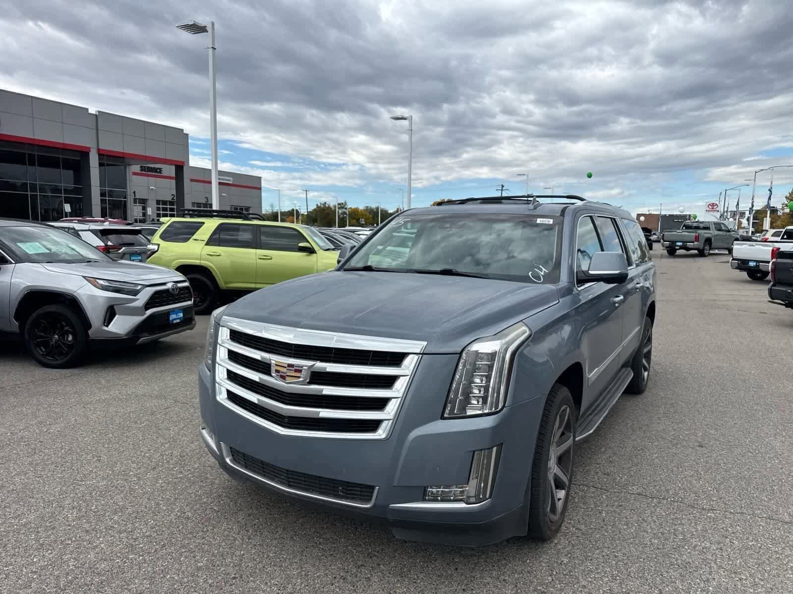 2016 Cadillac Escalade ESV Luxury photo 4