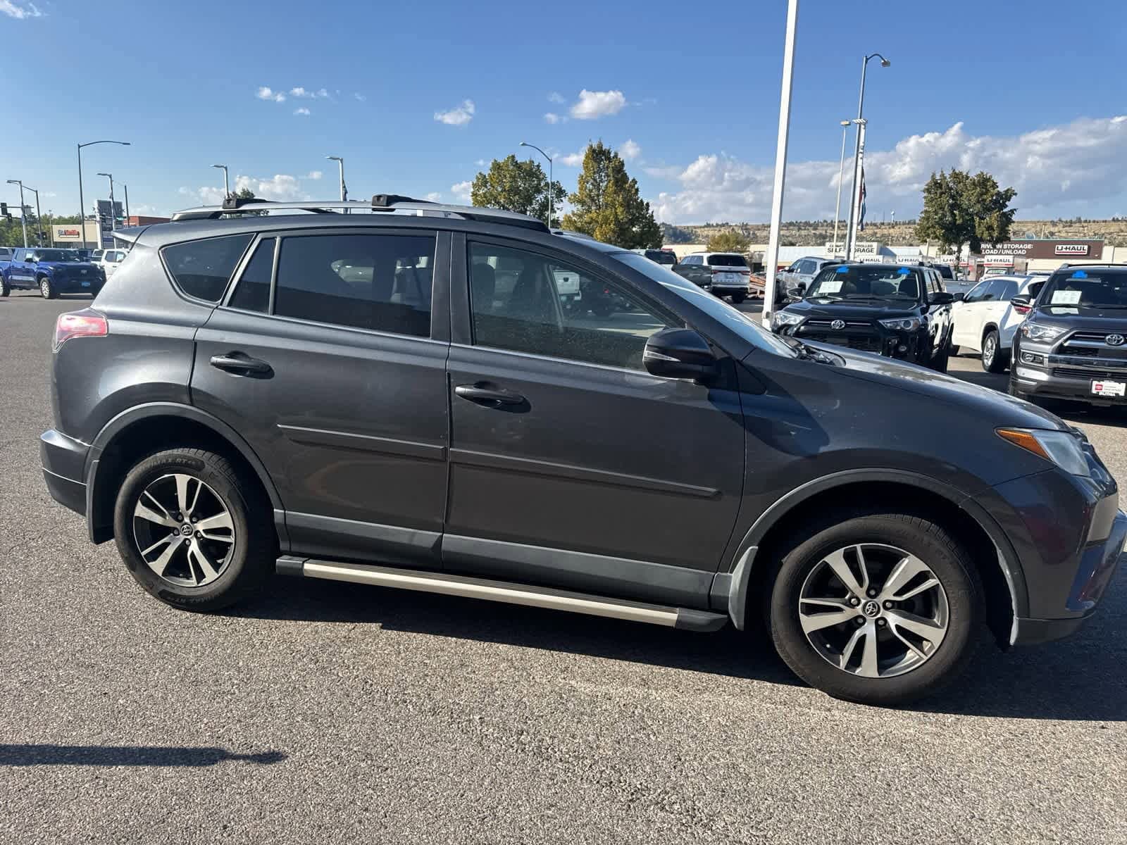 Thumbnail: 2018 Toyota RAV4 - 15