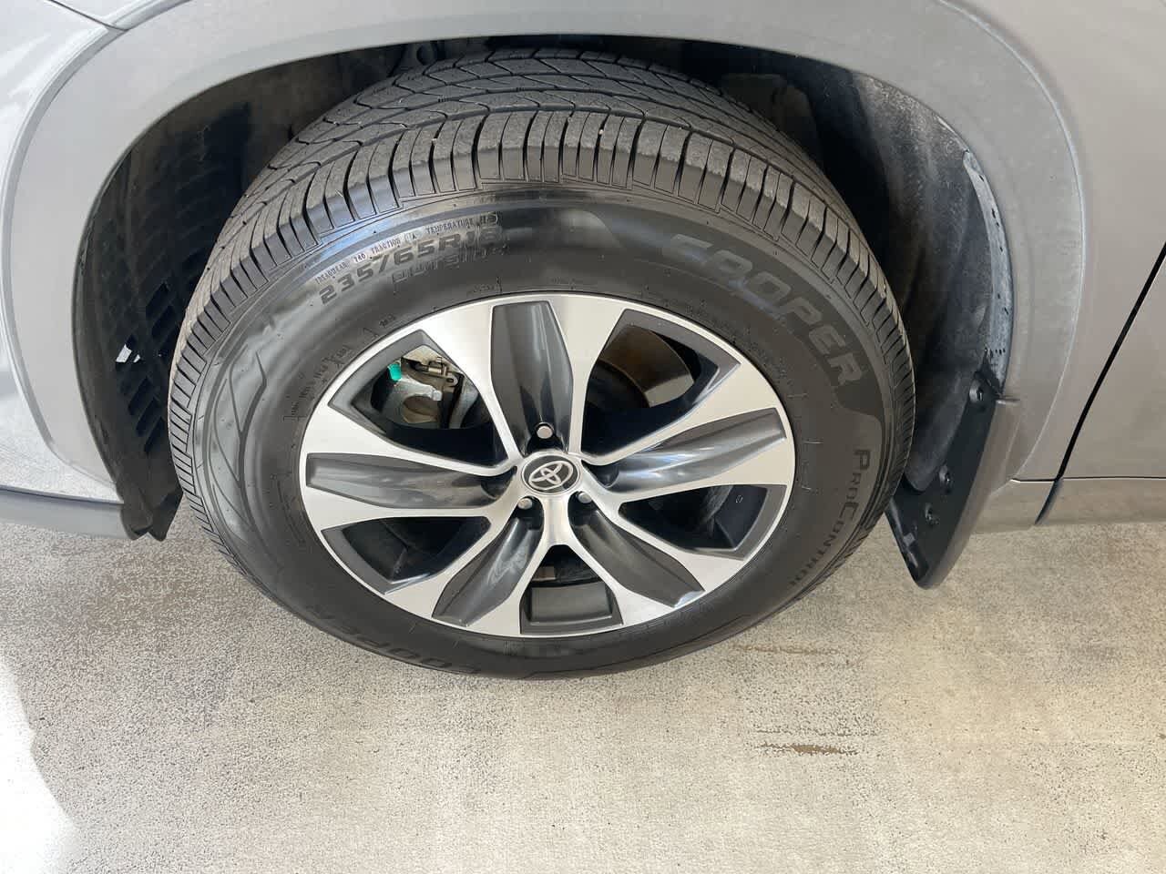 Thumbnail: 2020 Toyota Highlander - 10