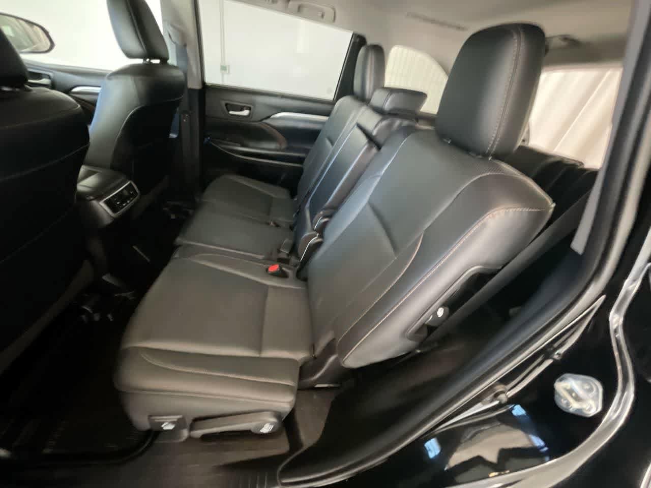 Thumbnail: 2019 Toyota Highlander - 23