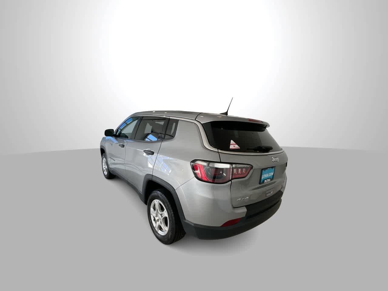 Thumbnail: 2022 Jeep Compass - 6