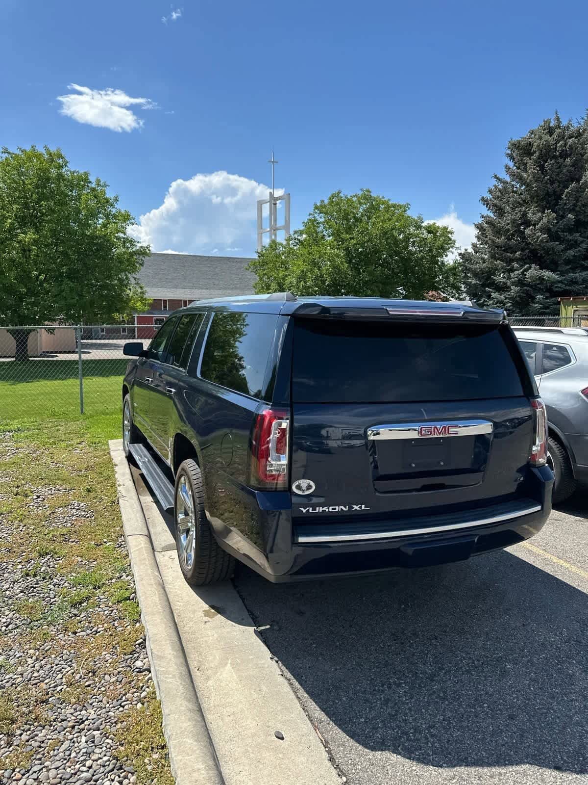 Thumbnail: 2017 GMC Yukon XL - 6