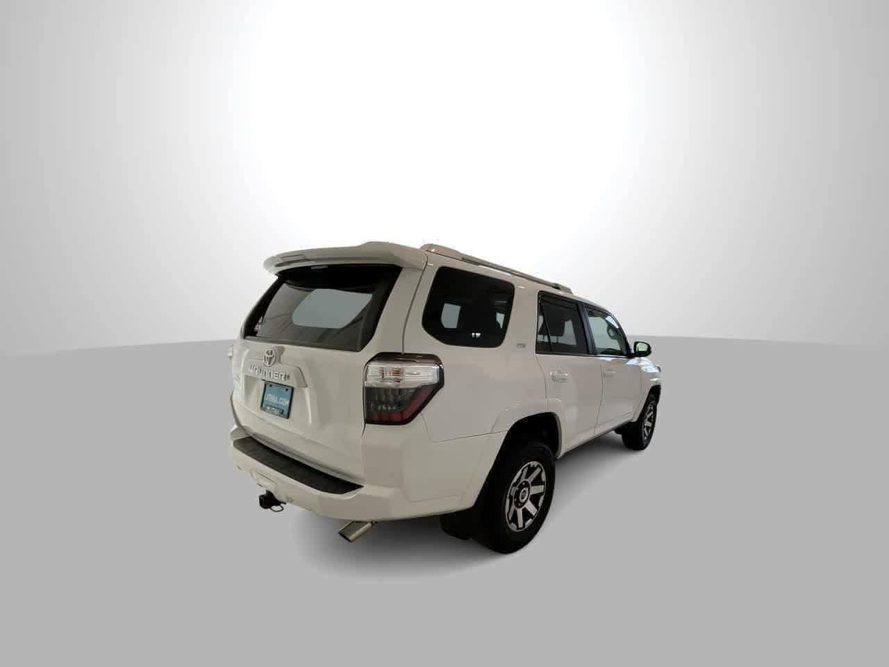 Thumbnail: 2018 Toyota 4Runner - 8