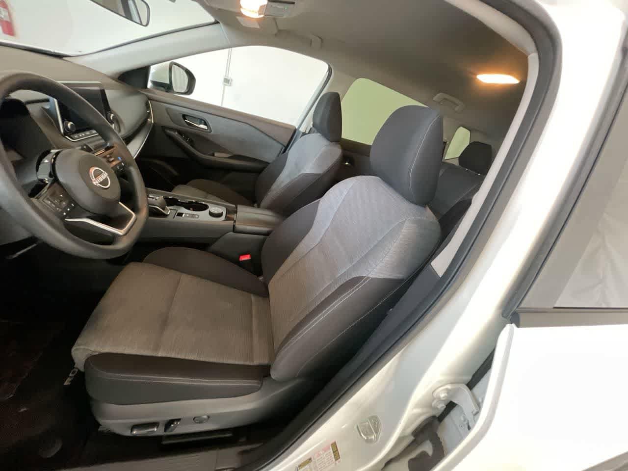 Thumbnail: 2023 Nissan Rogue - 11