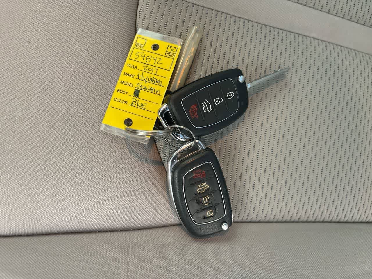 Thumbnail: 2017 Hyundai Sonata - 25