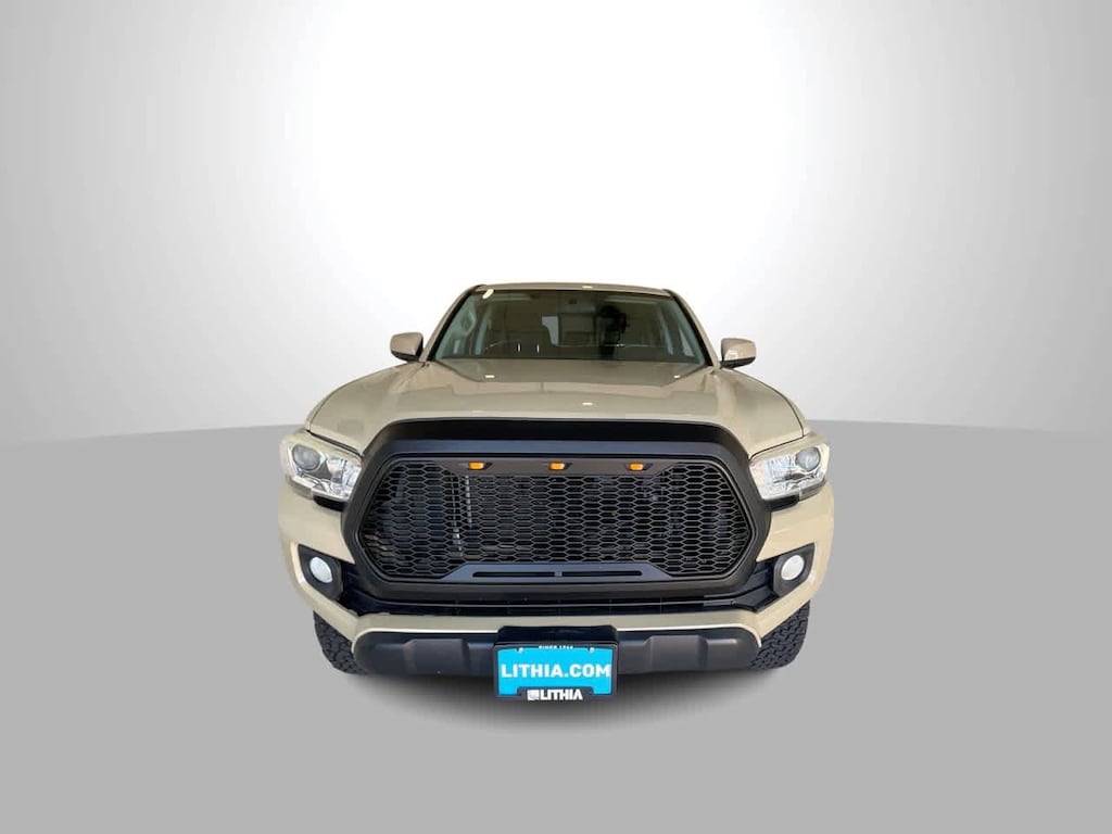 Used 2016 Toyota Tacoma SR5 4WD Double Cab V6 AT Truck