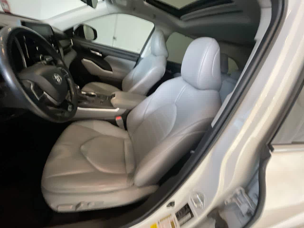 Thumbnail: 2020 Toyota Highlander - 11