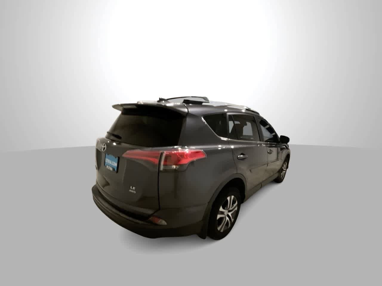 Thumbnail: 2017 Toyota RAV4 - 8