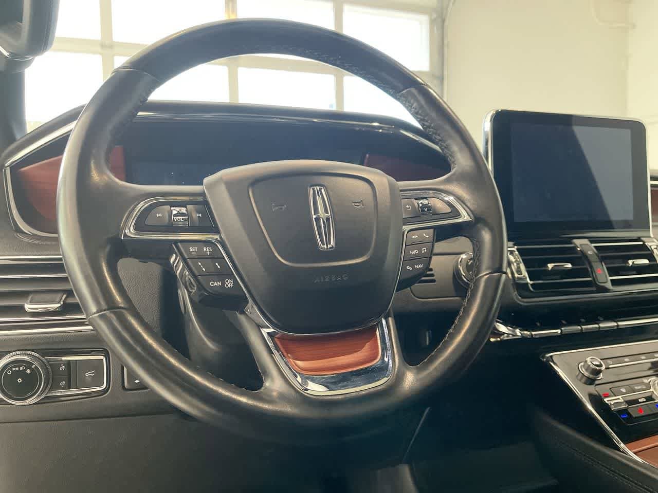 Thumbnail: 2020 Lincoln Navigator - 20