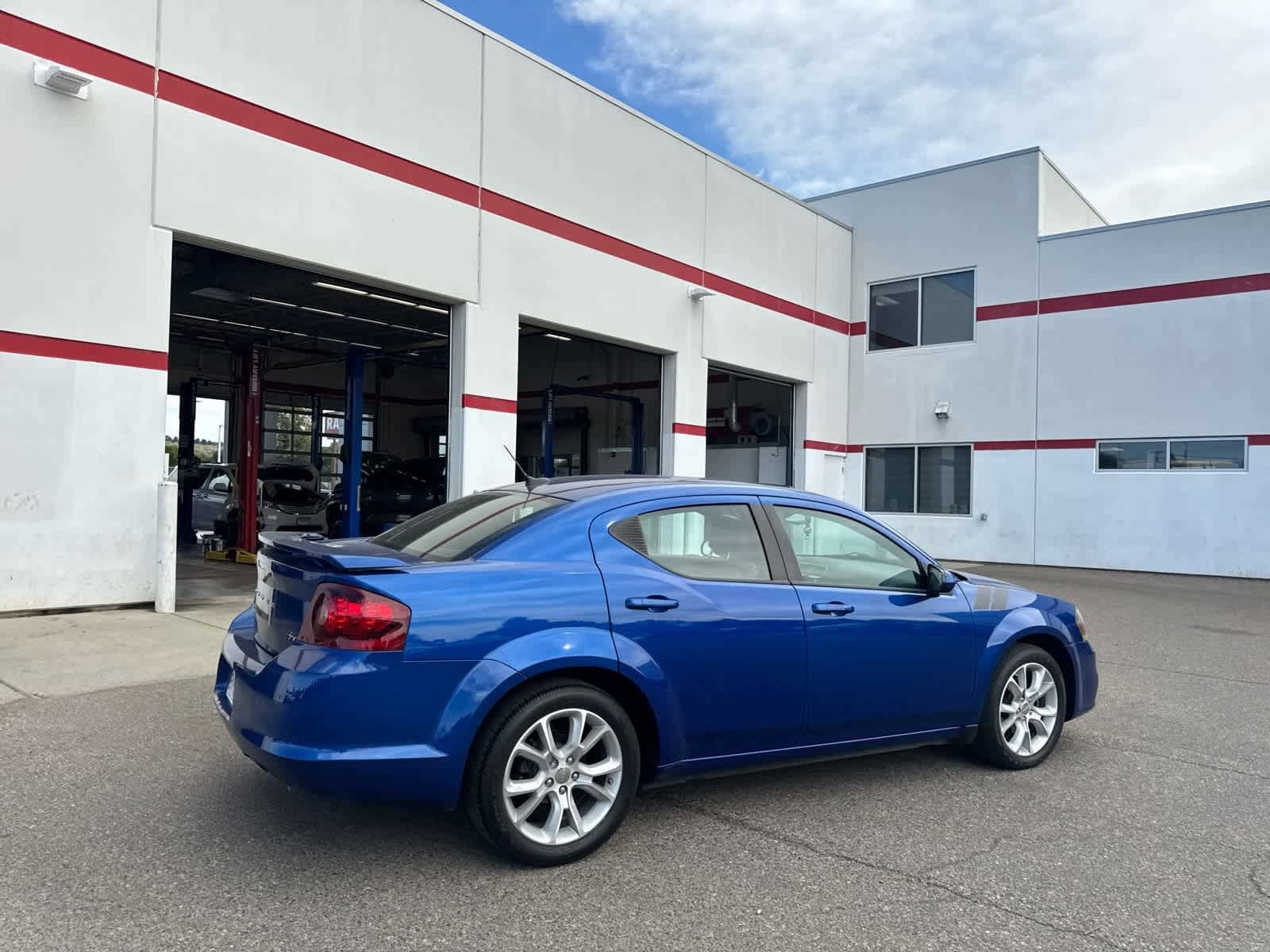 Thumbnail: 2014 Dodge Avenger - 8