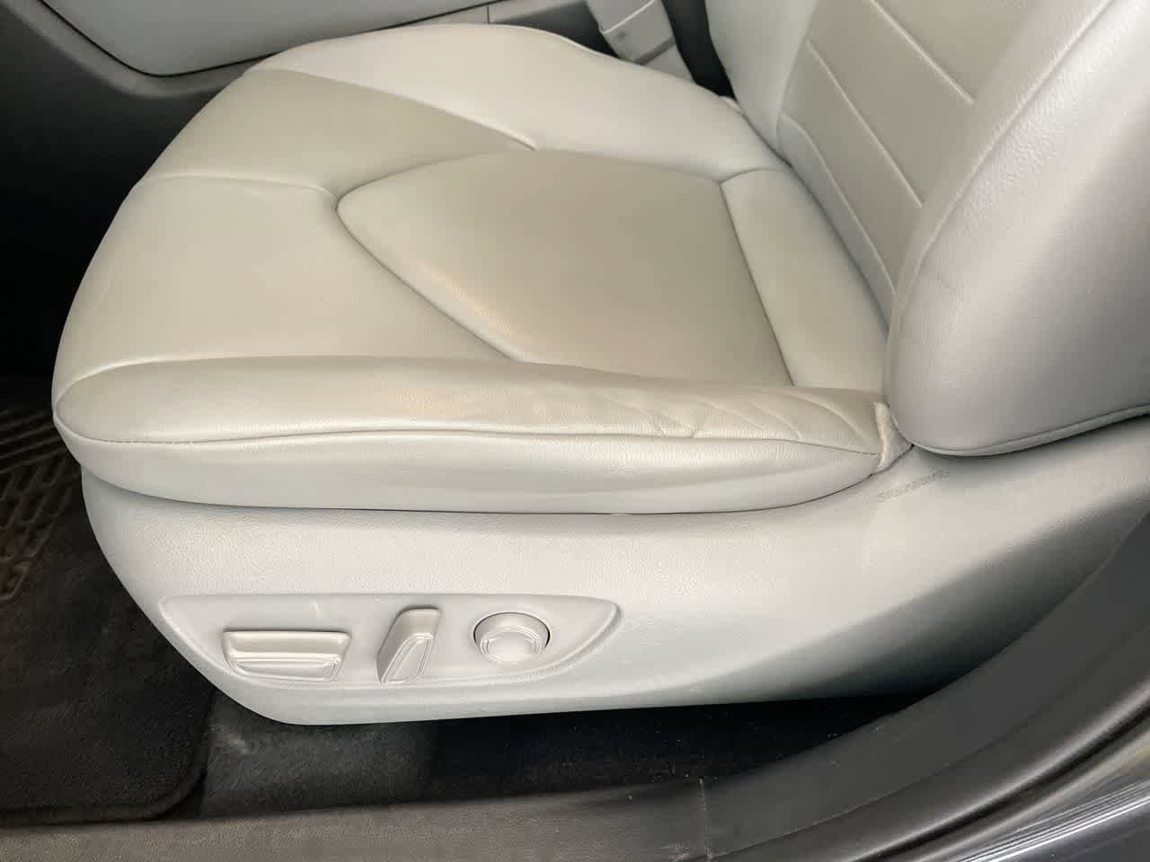 Thumbnail: 2020 Toyota Highlander - 12