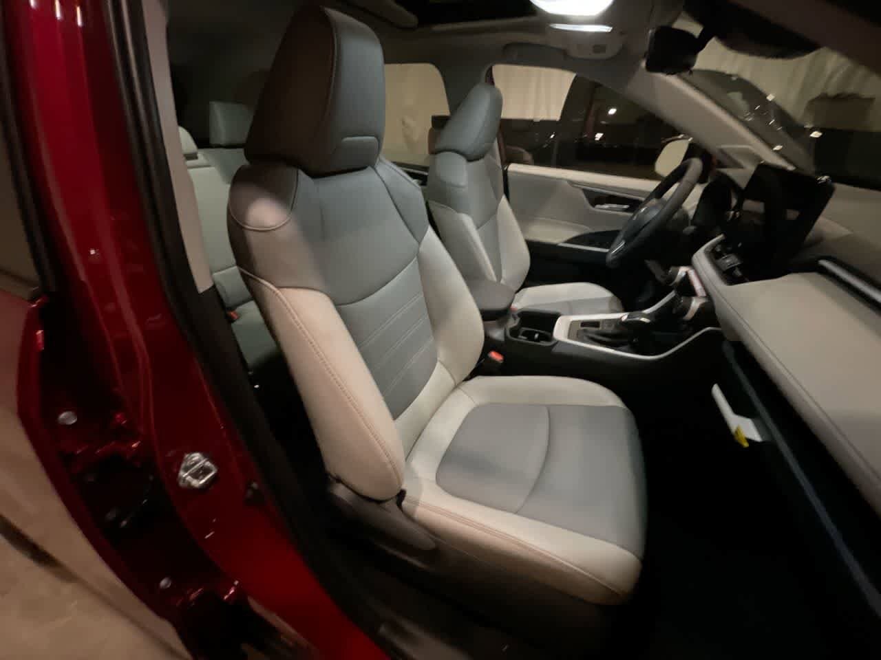 Thumbnail: 2025 Toyota RAV4 - 25