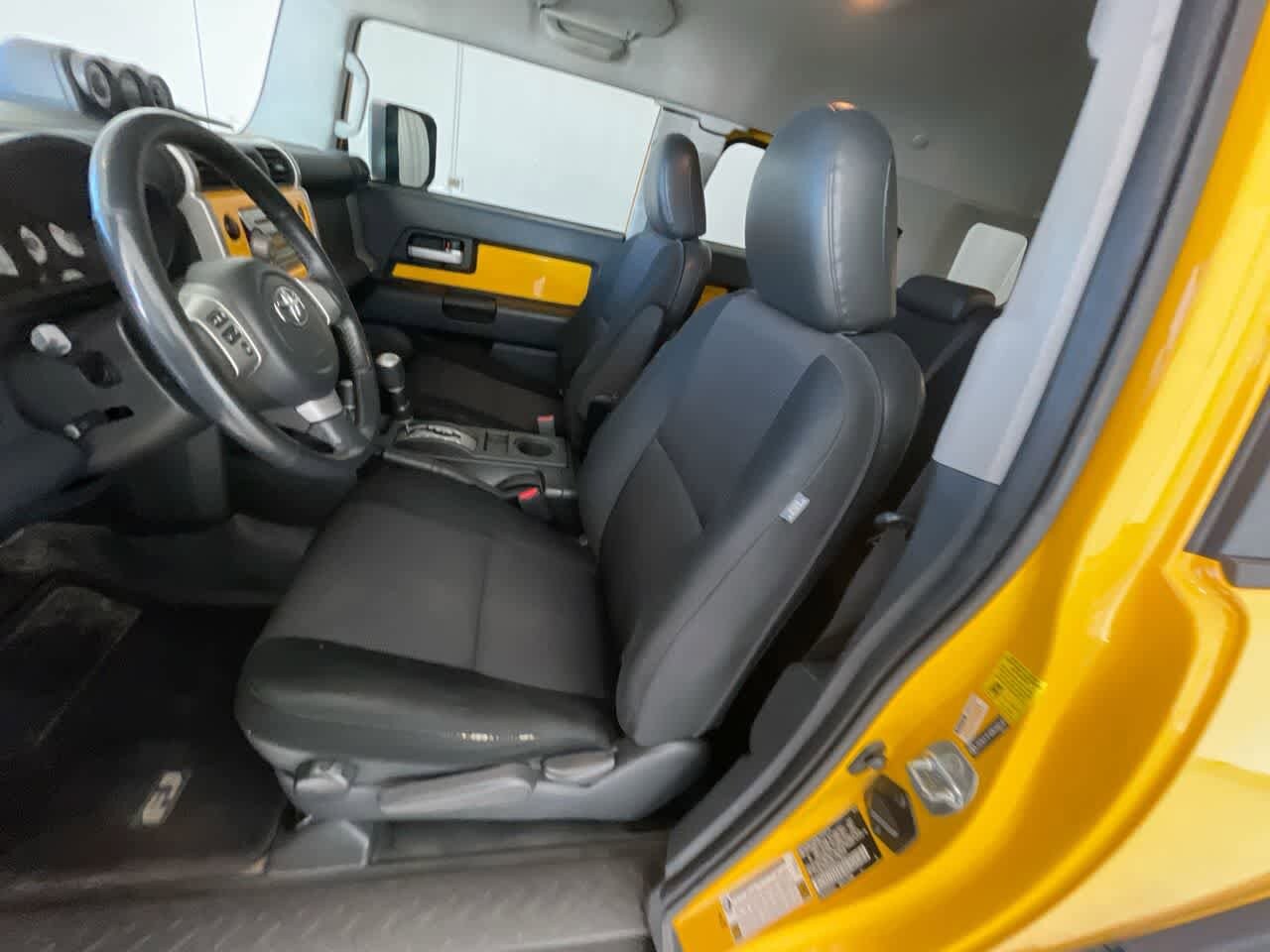 Thumbnail: 2009 Toyota FJ Cruiser - 11