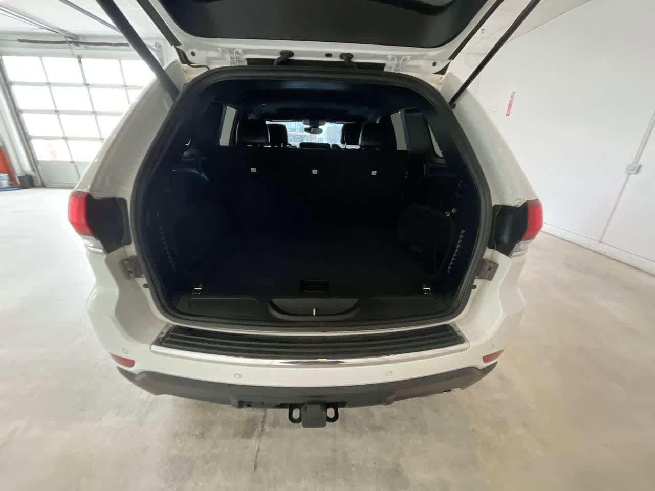 Thumbnail: 2021 Jeep Grand Cherokee - 24