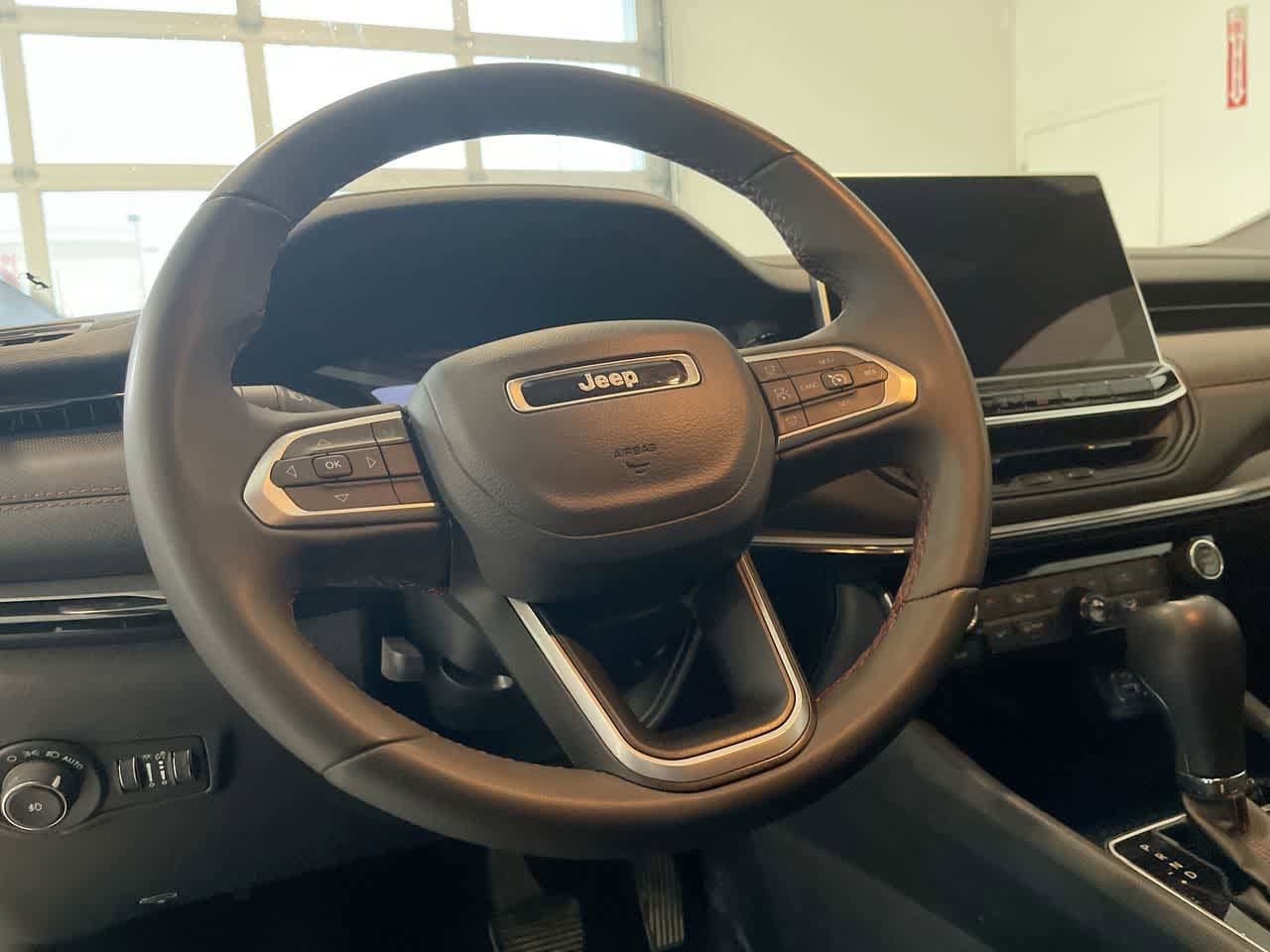 Thumbnail: 2023 Jeep Compass - 14