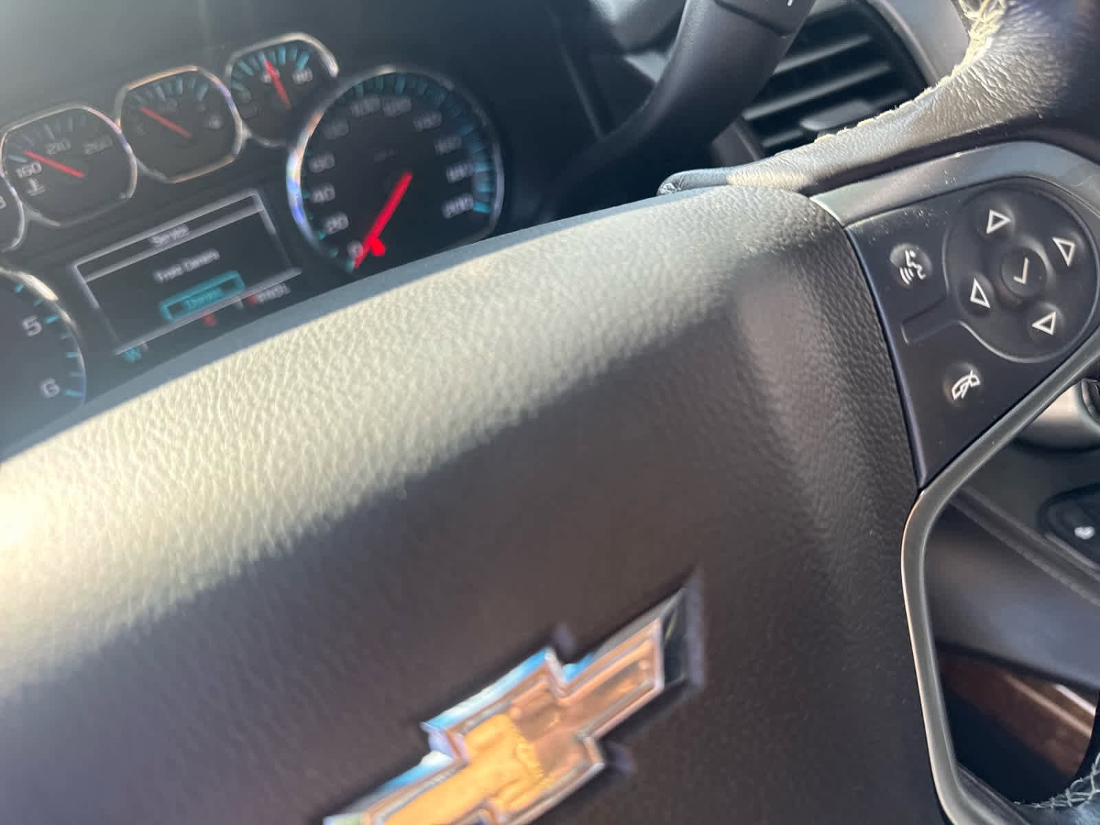 Thumbnail: 2018 Chevrolet Suburban - 32
