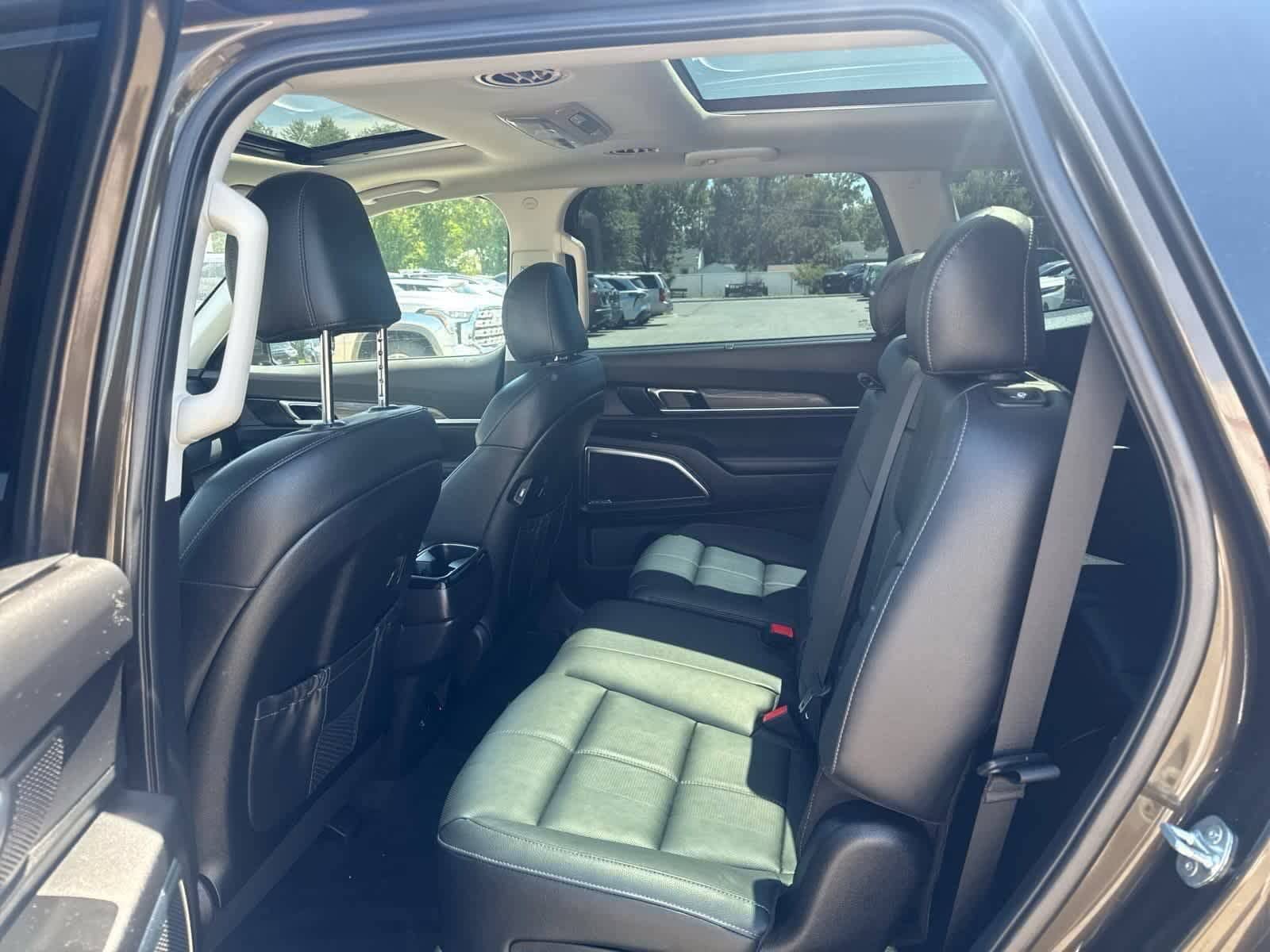 Thumbnail: 2021 Kia Telluride - 24