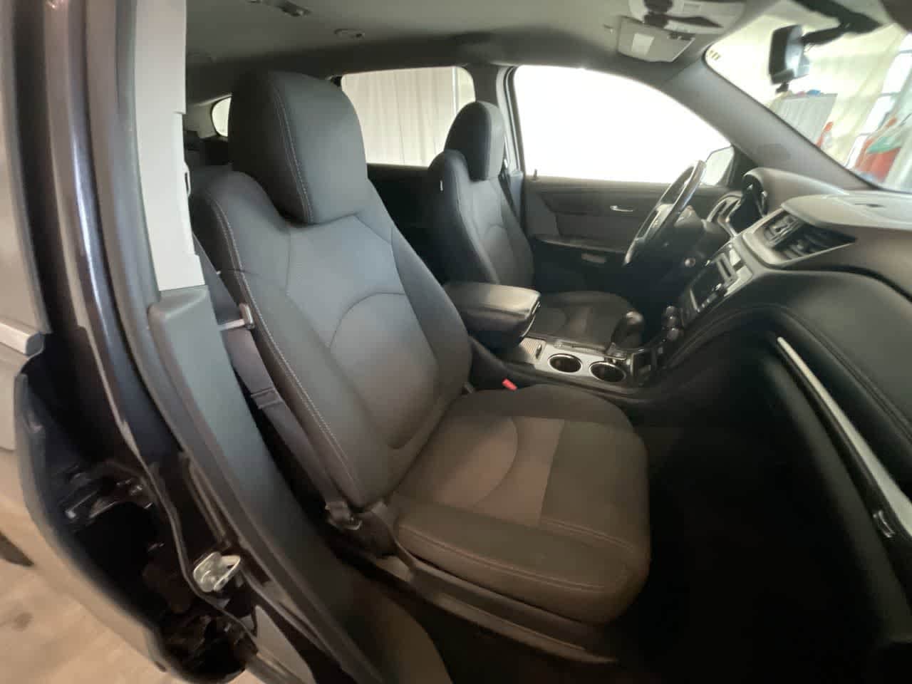 Thumbnail: 2016 Chevrolet Traverse - 24