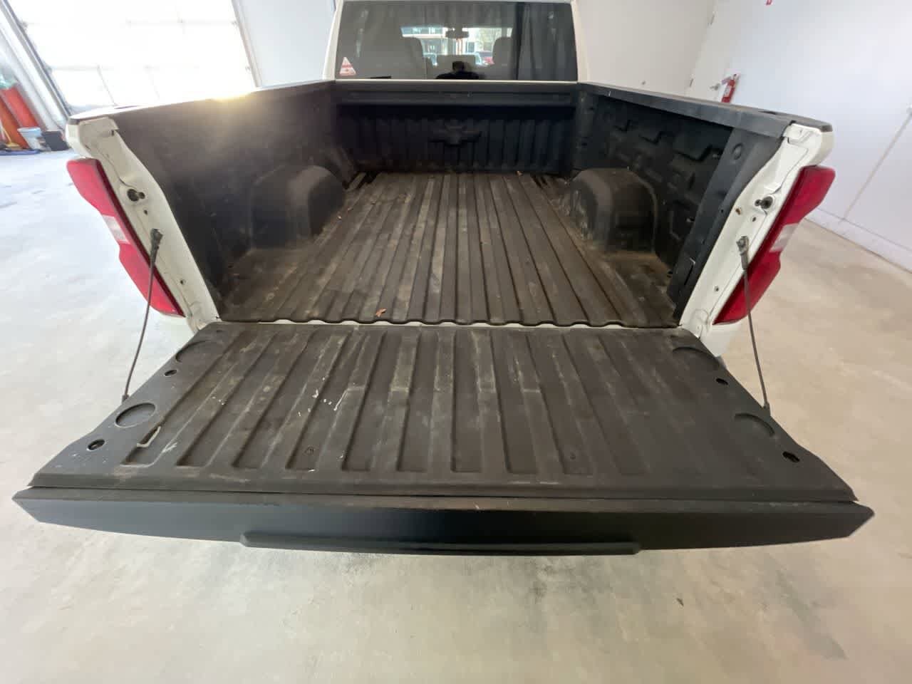 Thumbnail: 2020 Chevrolet Silverado 1500 - 23