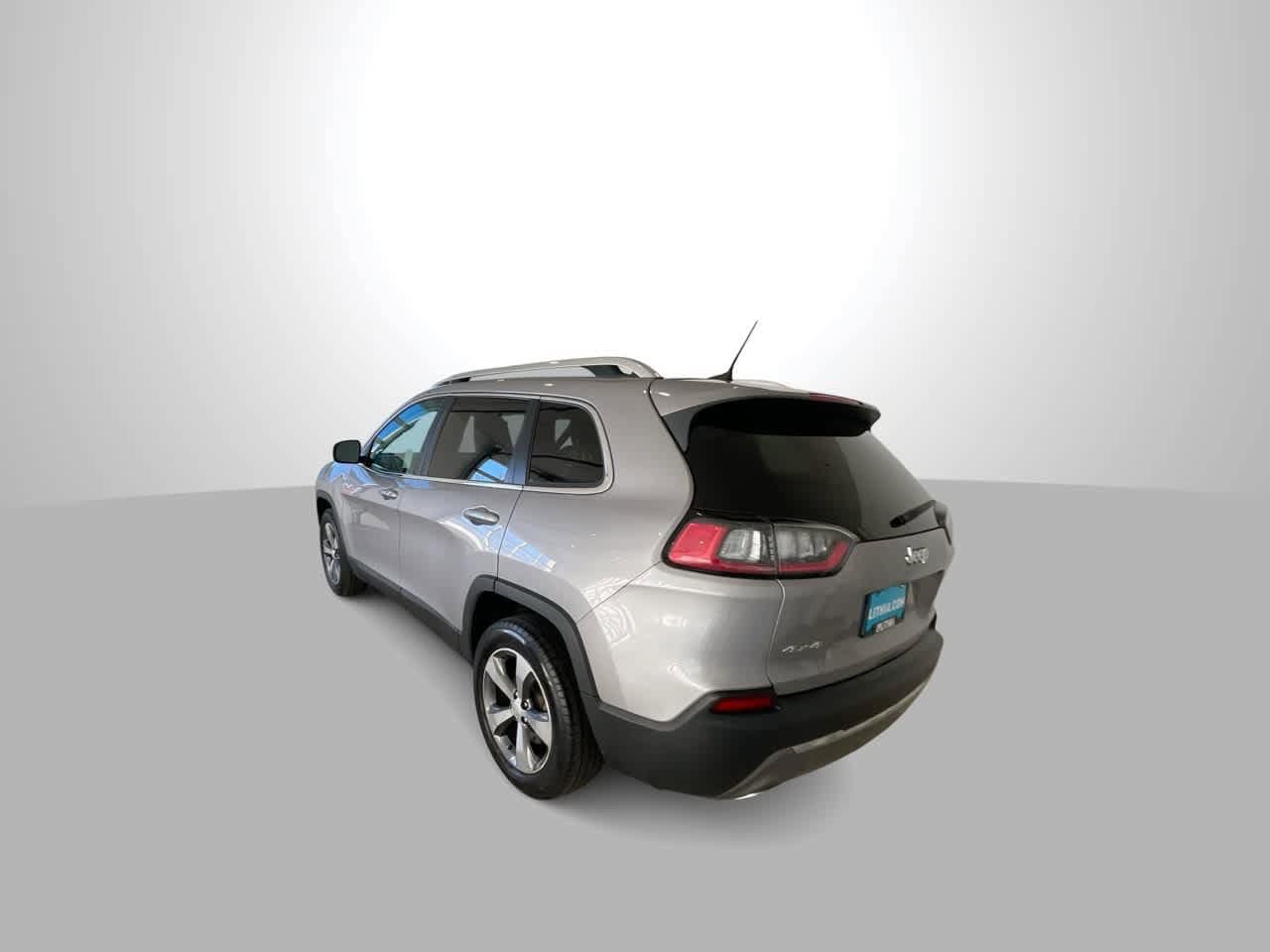 Thumbnail: 2019 Jeep Cherokee - 6