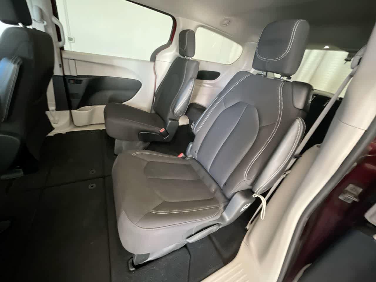 Thumbnail: 2023 Chrysler Voyager - 21