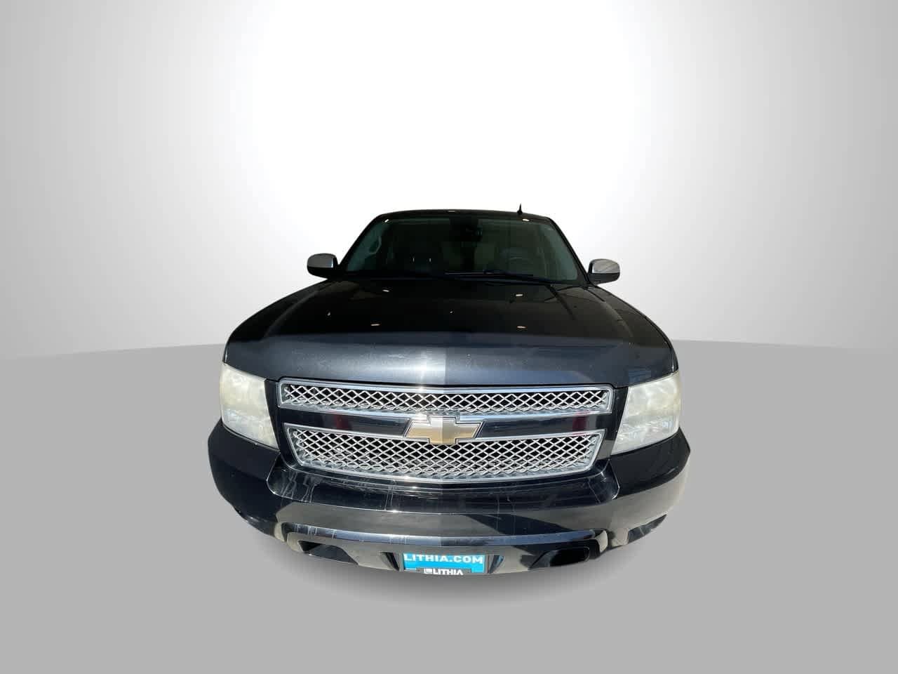 Thumbnail: 2011 Chevrolet Tahoe - 3