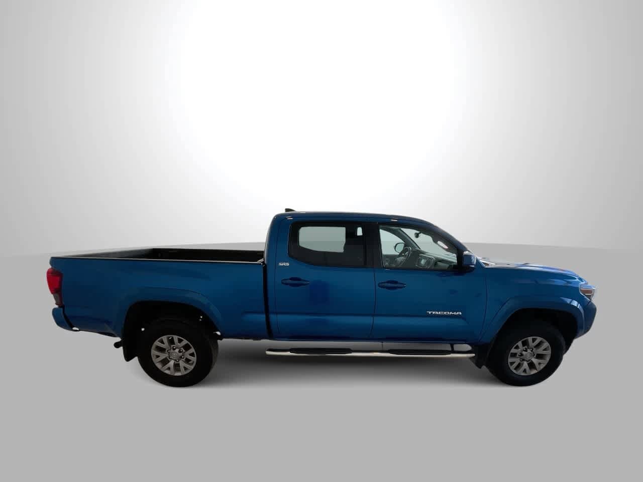 Thumbnail: 2018 Toyota Tacoma - 9