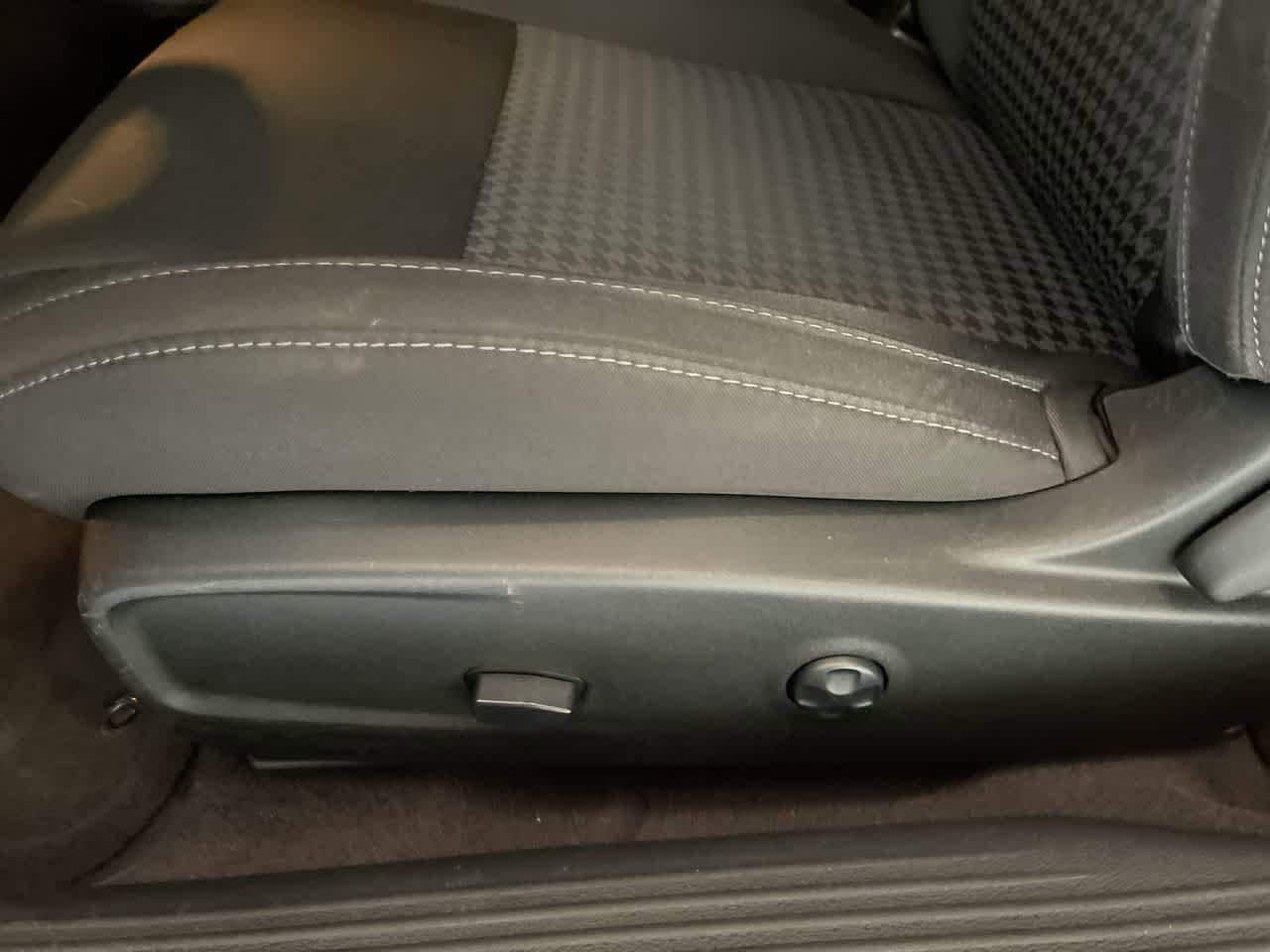 Thumbnail: 2019 Dodge Challenger - 12