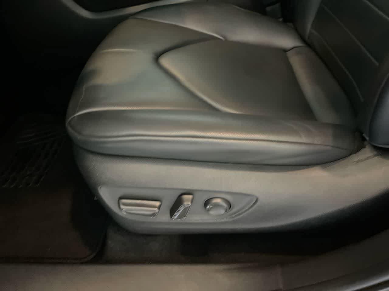 Thumbnail: 2022 Toyota Highlander - 12